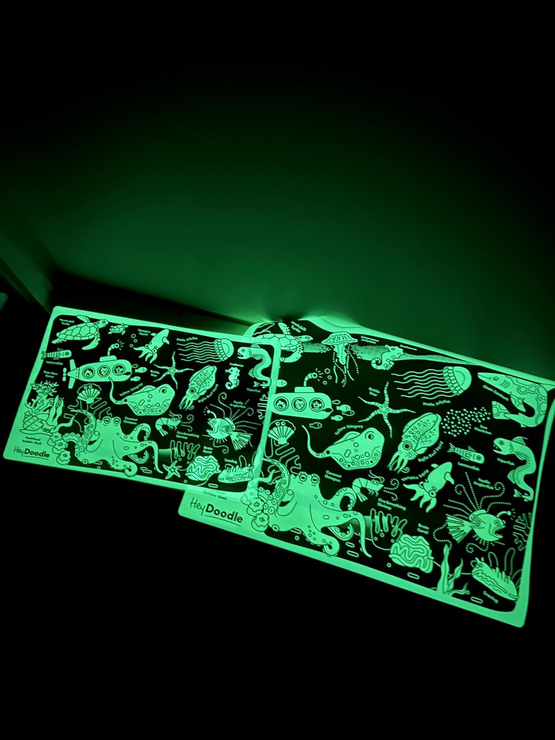 GLOW IN THE DEEP COLORING MAT
