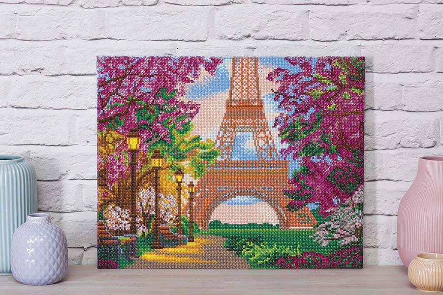 CA MOUNTED LG EIFFEL TOWER