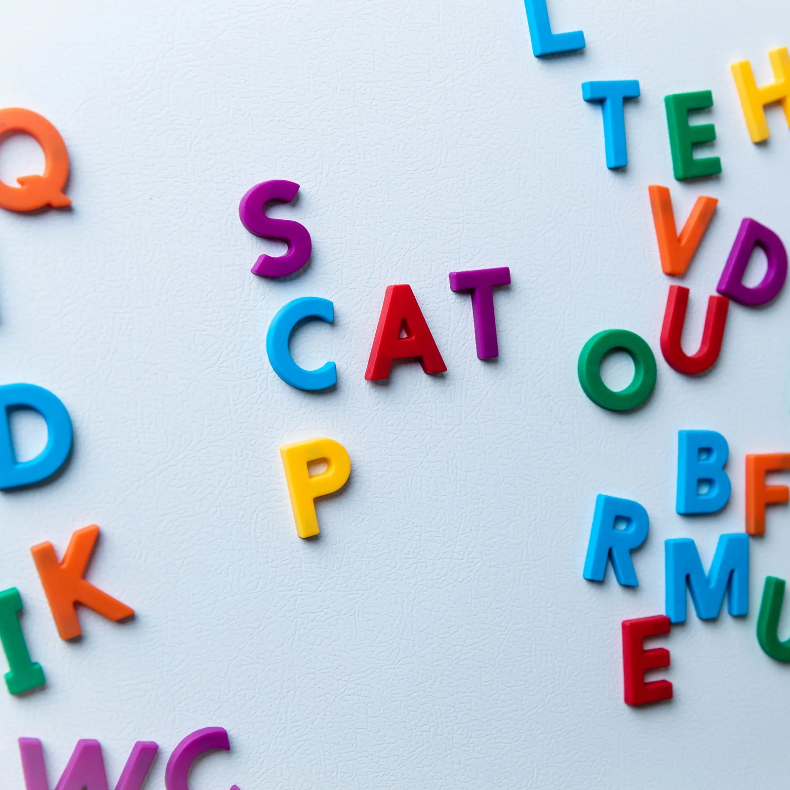 MULTICOLOR UPPERCASE ALPHAMAGNETS 42PC