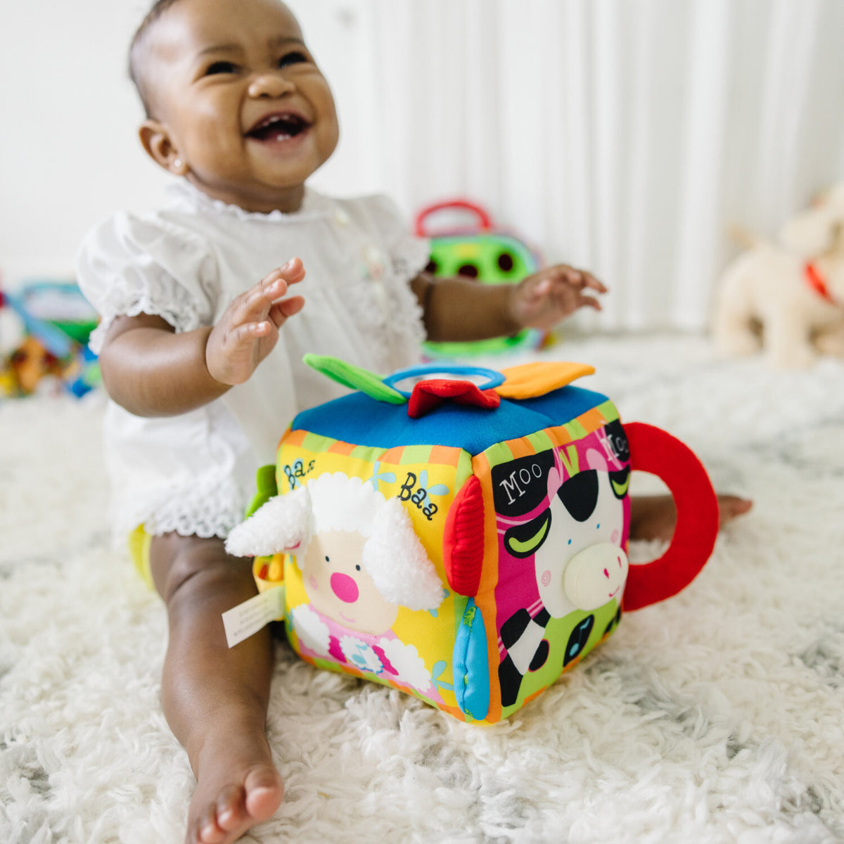 MUSICAL FARMYARD CUBE